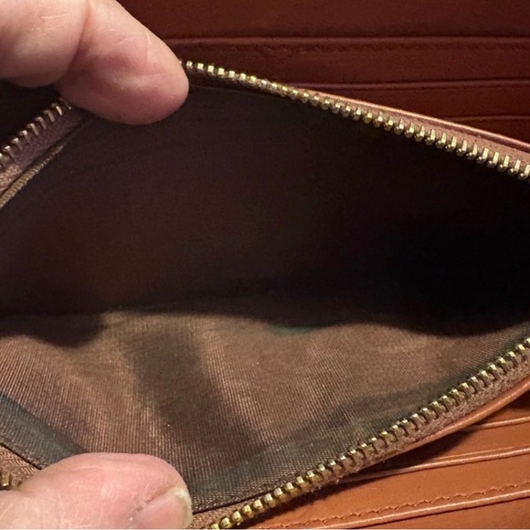 Miu Miu Tan Croc-Embossed Leather Wallet - Picture 8 of 8